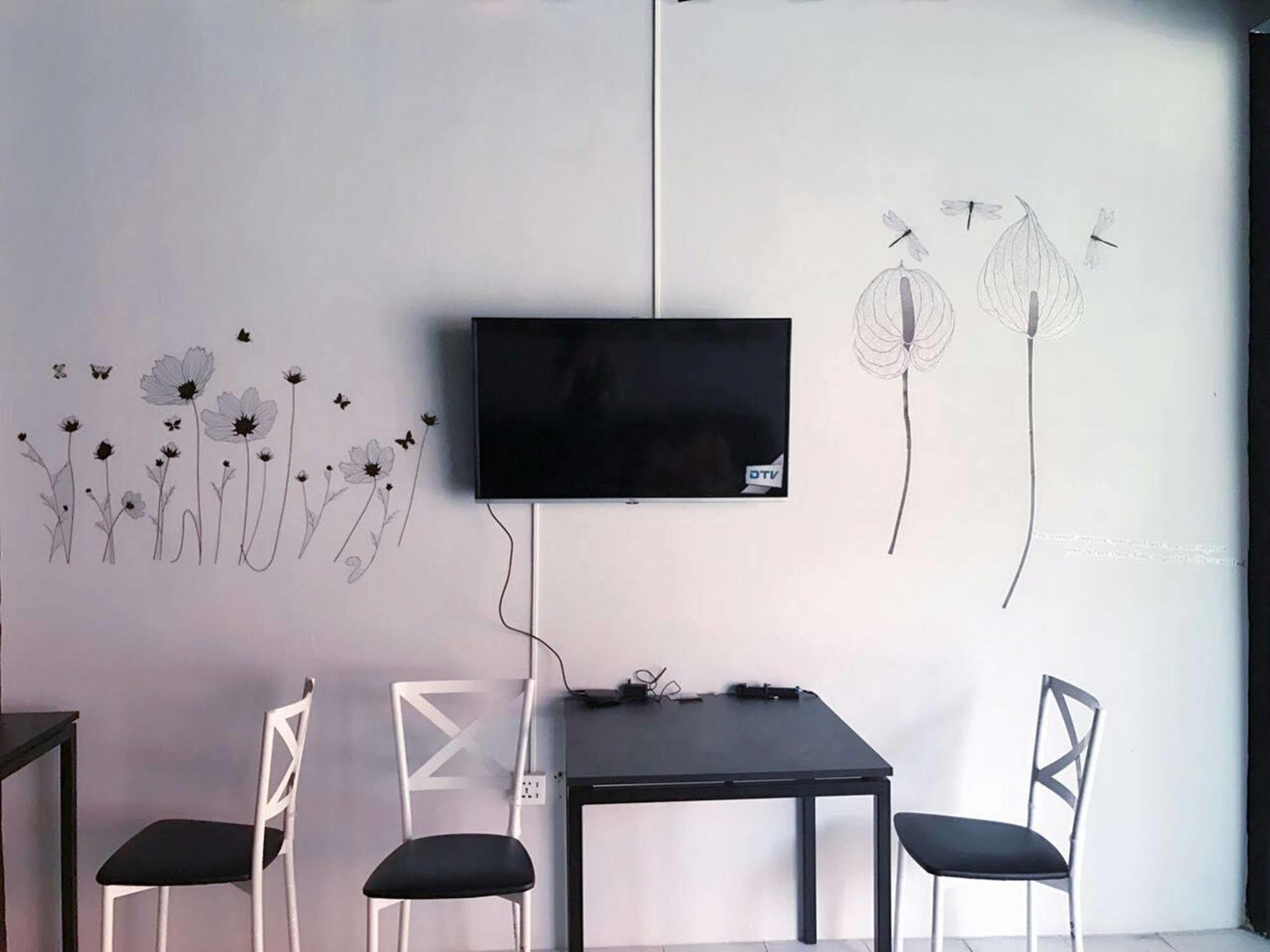 The Galiness International Backpacker Hostel Phuket Patong Ngoại thất bức ảnh