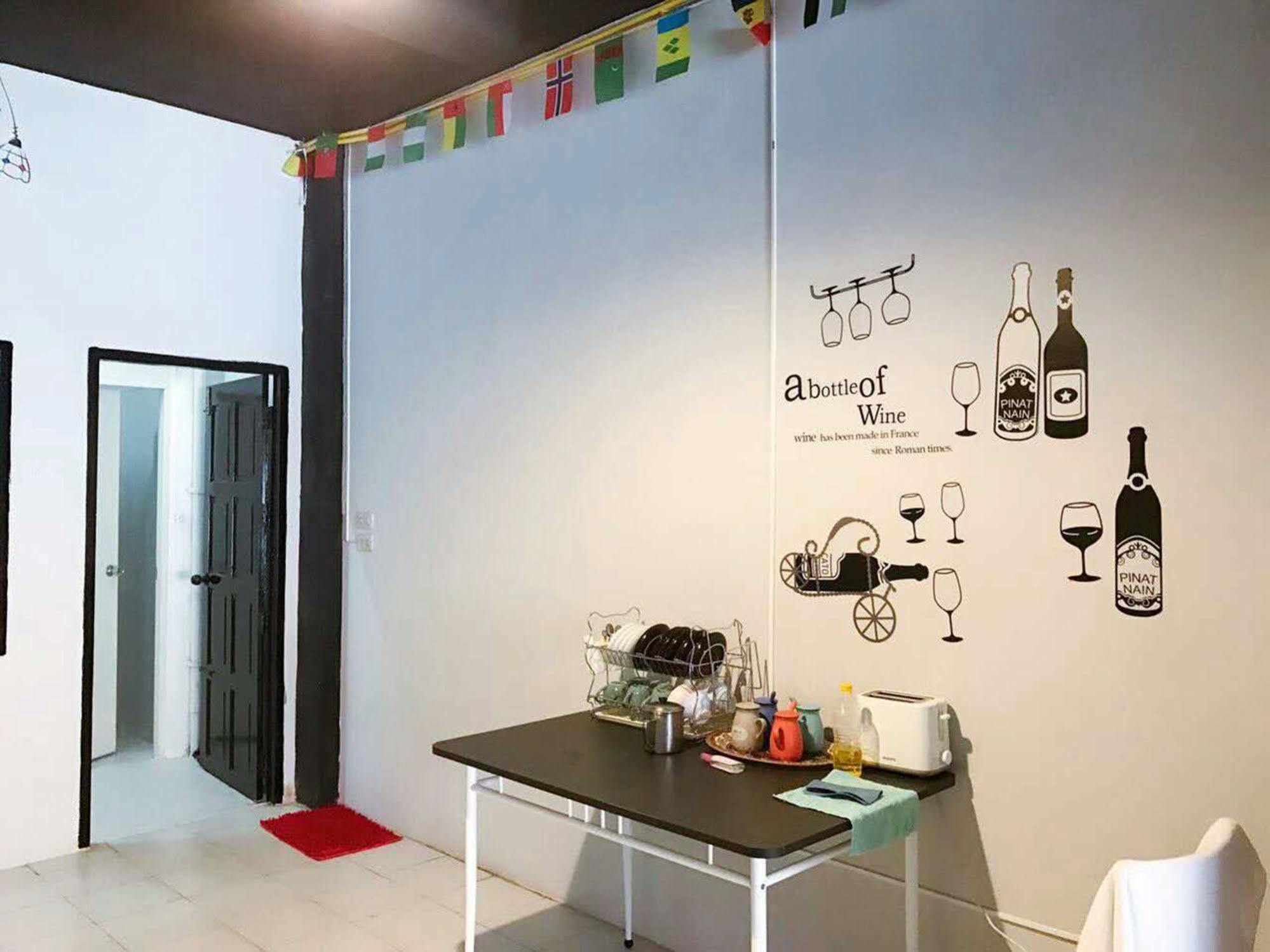 The Galiness International Backpacker Hostel Phuket Patong Ngoại thất bức ảnh