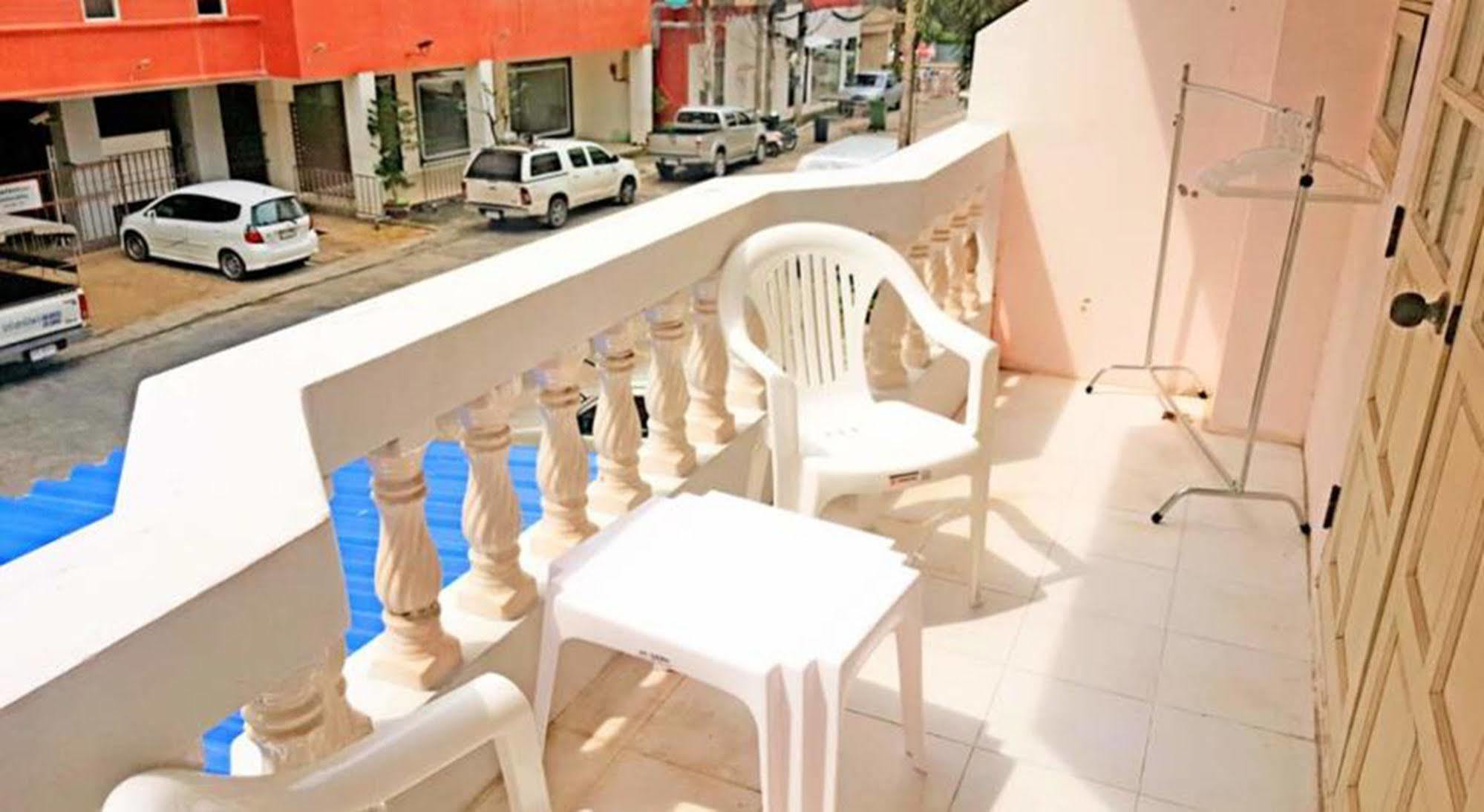 The Galiness International Backpacker Hostel Phuket Patong Ngoại thất bức ảnh